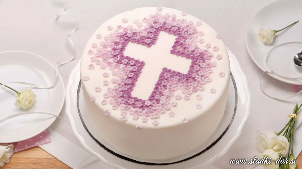 Torta za obhajilo v vijolično beli barvi