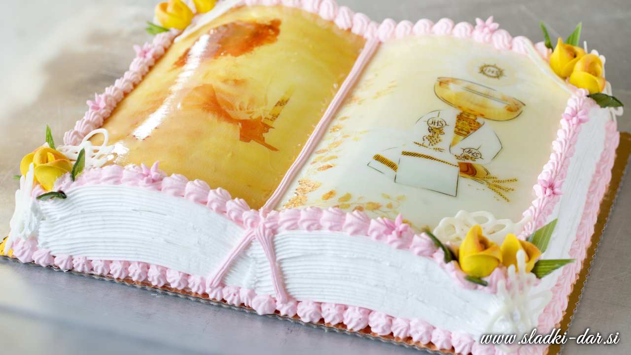 Torte za birmo v obliki knjige
